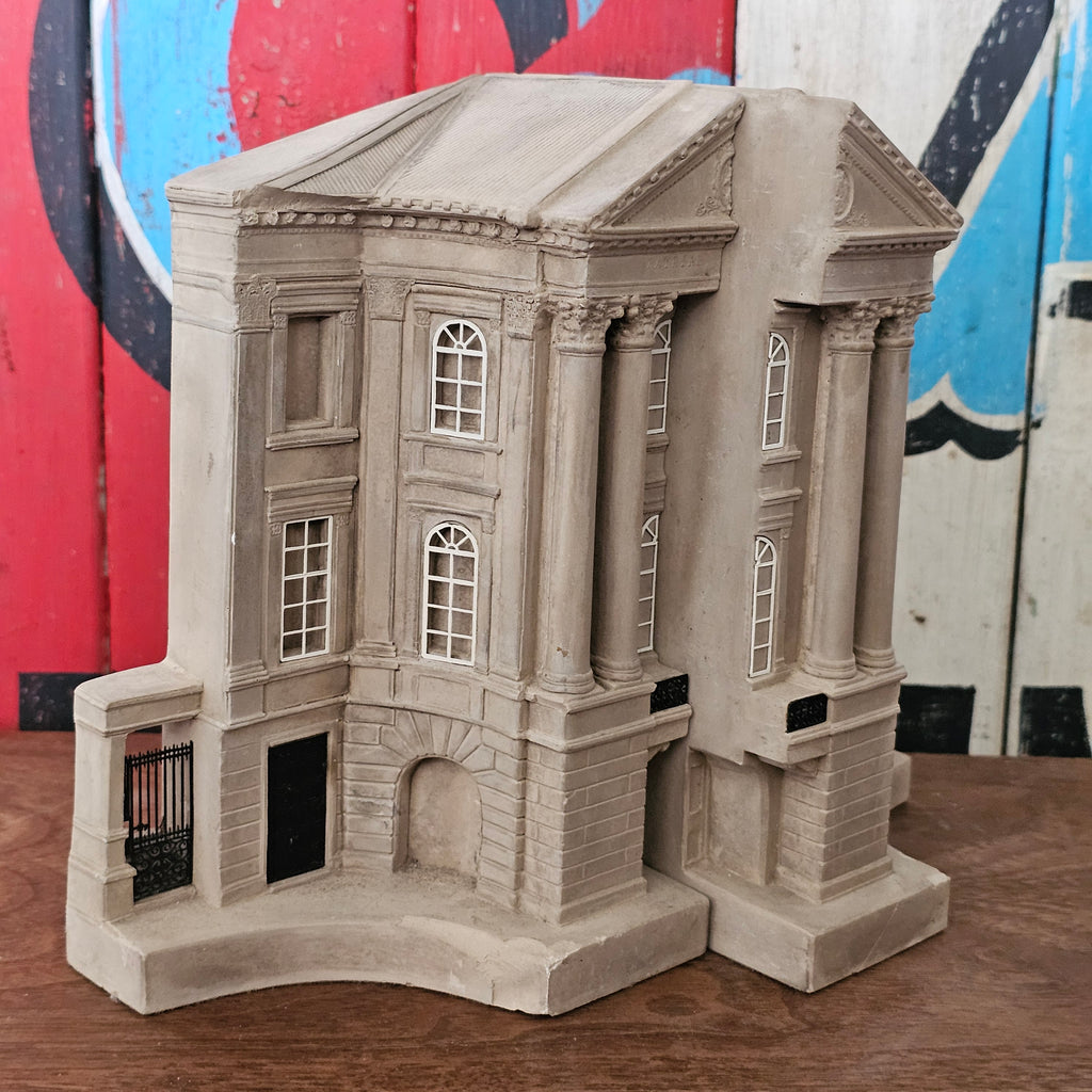 The Tyl Theatre Prague, Architectural Bookends